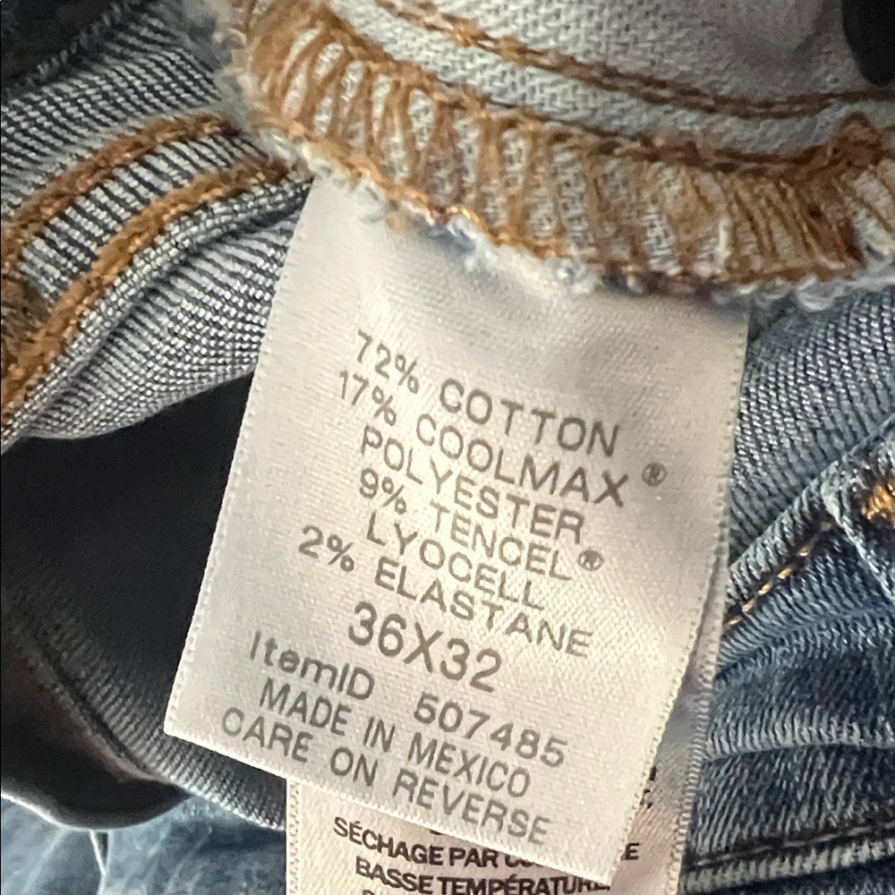 L.L. Bean Men's standard athletic Jeans - Picture 7 of 7